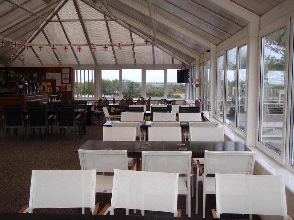 Chalets & Lodges At Atlantic Bays Holiday Park Padstow Eksteriør billede